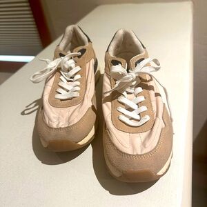 Cushionaire, size 8-women’s, gently used tan/beige/black tennis.Great condition!
